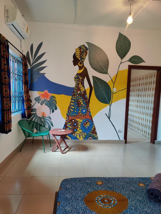 Tumi Hostel Kumasi Buitenkant foto