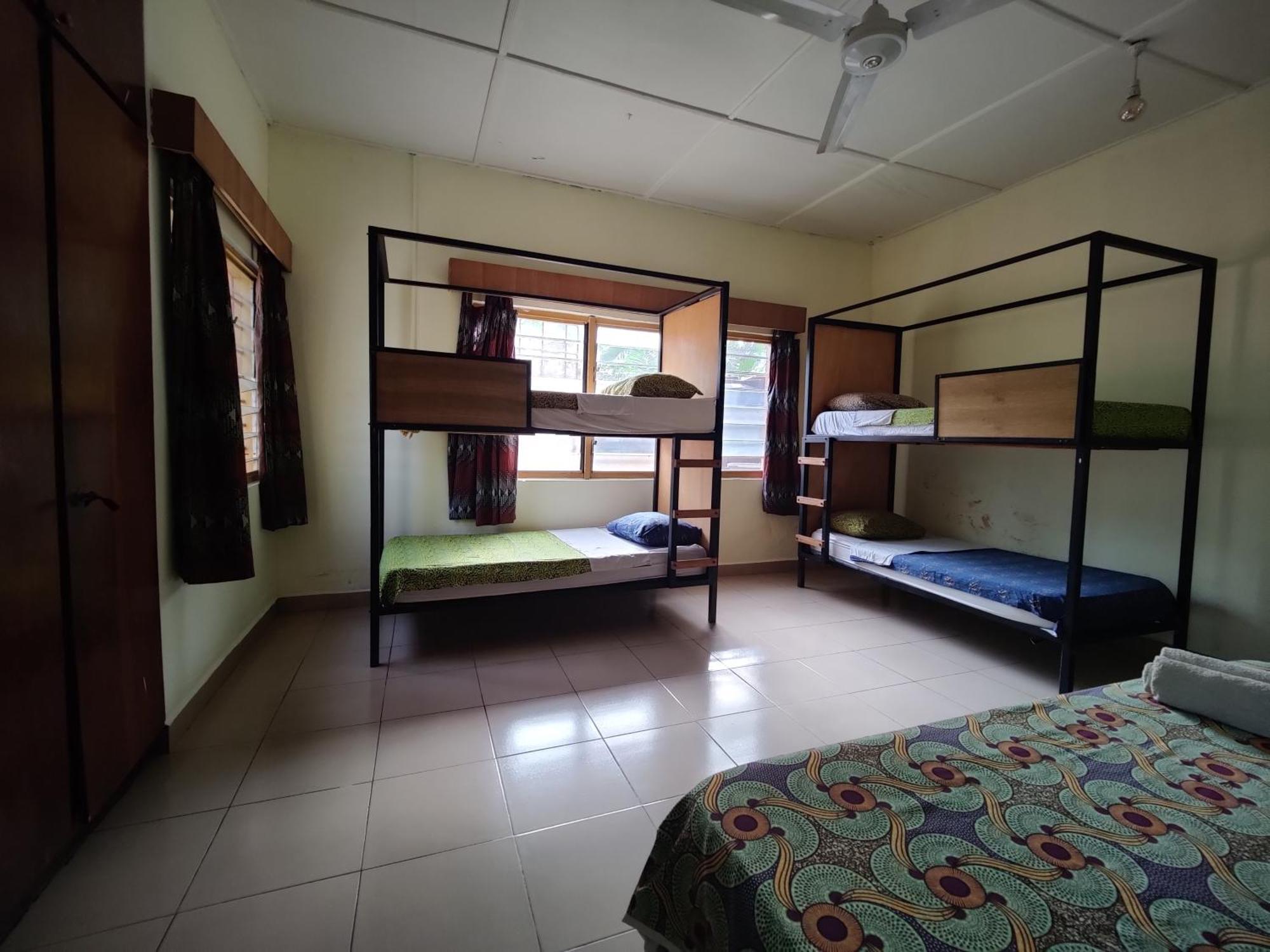 Tumi Hostel Kumasi Buitenkant foto