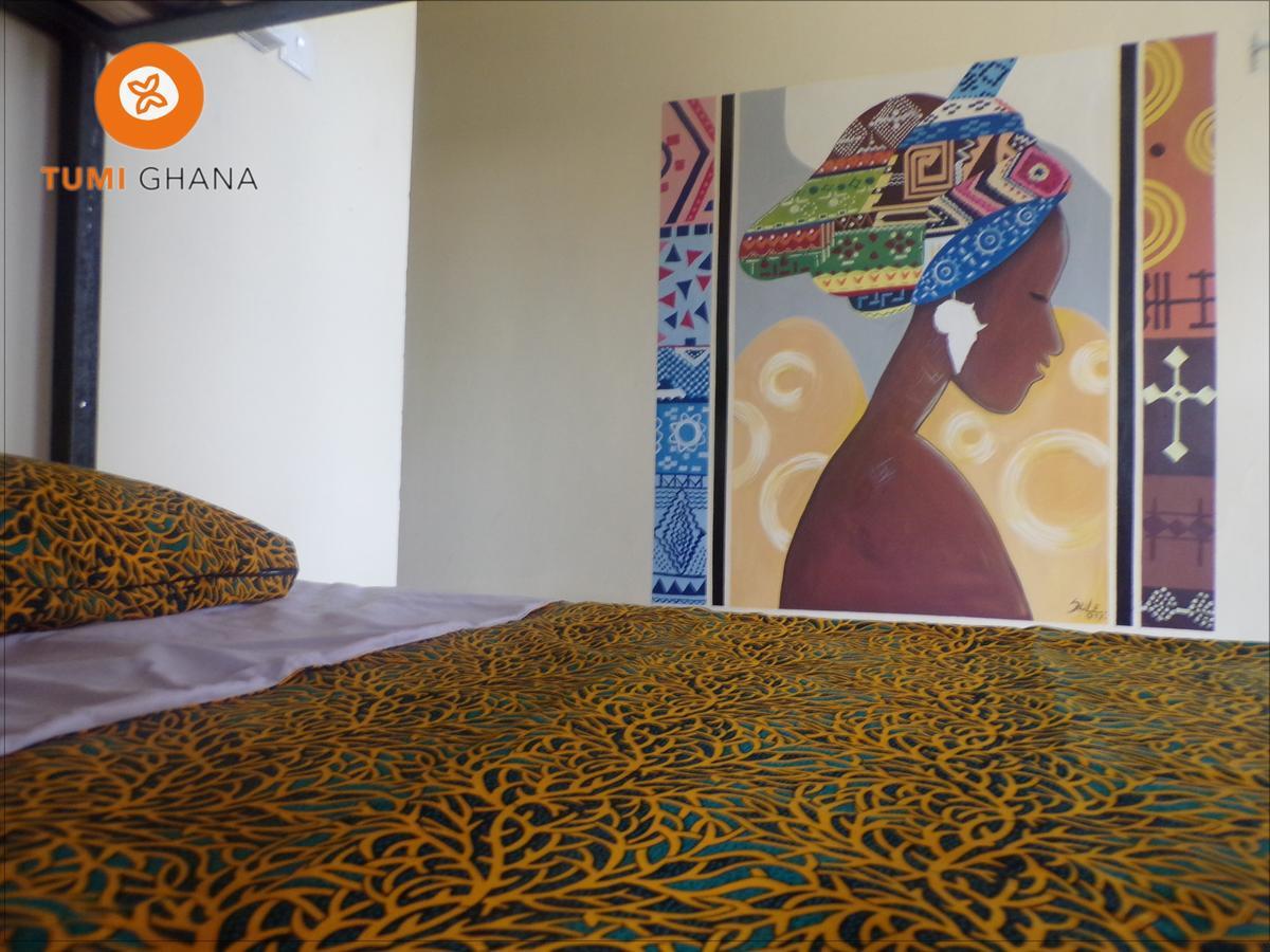 Tumi Hostel Kumasi Buitenkant foto