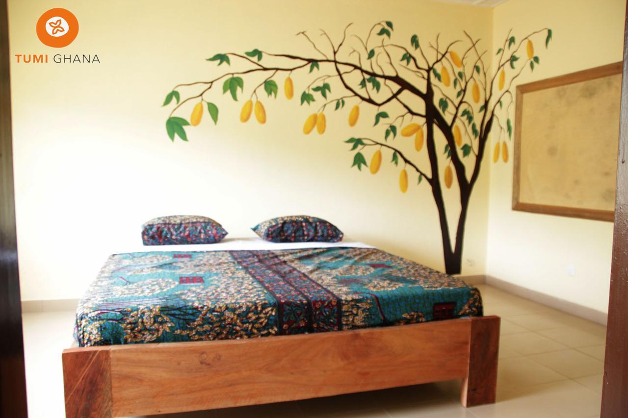 Tumi Hostel Kumasi Buitenkant foto